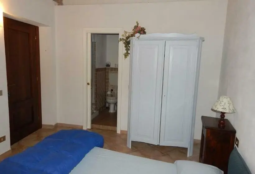 اتاق استاندارد, I Lecci