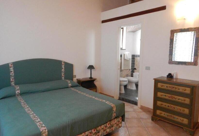 اتاق استاندارد با چشمانداز باغ, I Lecci