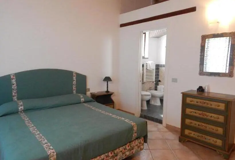 اتاق استاندارد با چشمانداز باغ, I Lecci