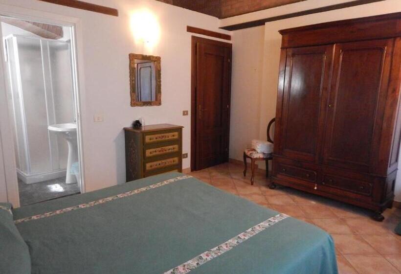 اتاق استاندارد با چشمانداز باغ, I Lecci