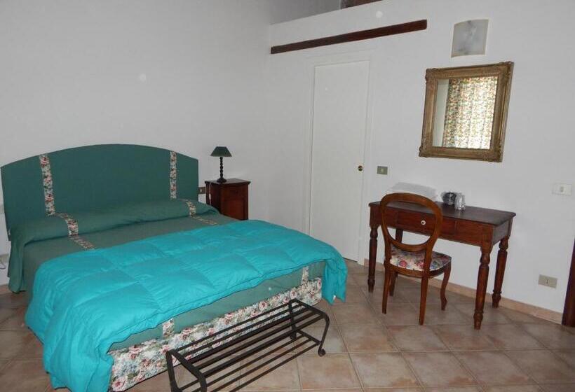 اتاق استاندارد با چشمانداز باغ, I Lecci