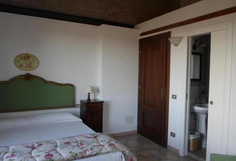 اتاق استاندارد با تخت بزرگ, I Lecci