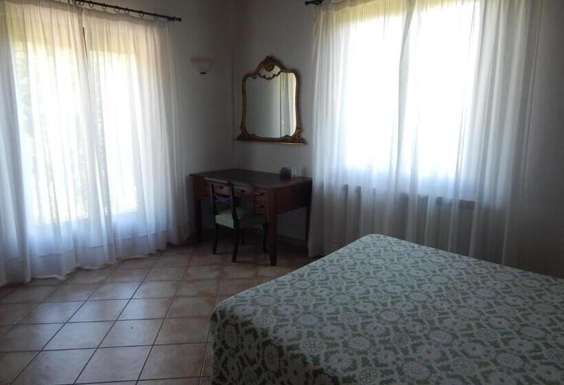 اتاق استاندارد با تخت بزرگ, I Lecci