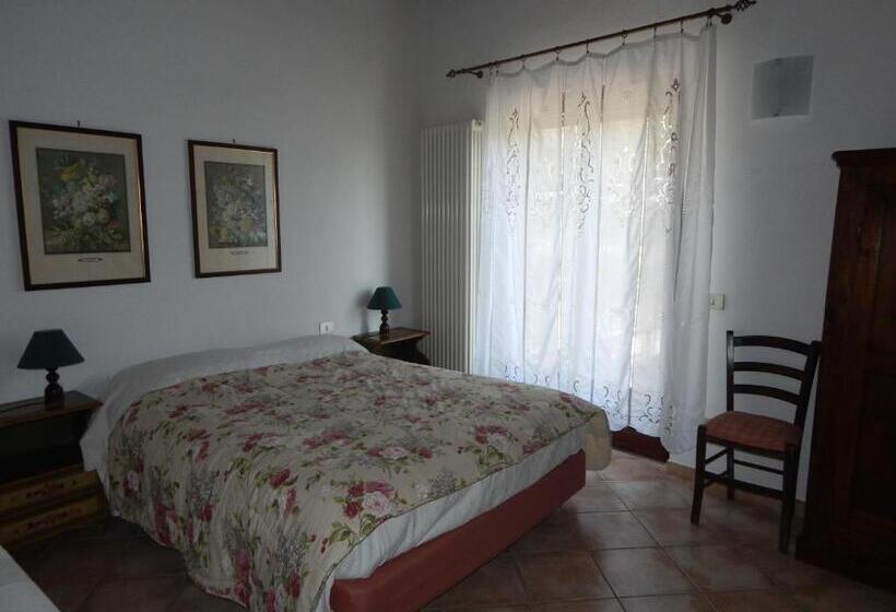 اتاق استاندارد با بالکن, I Lecci