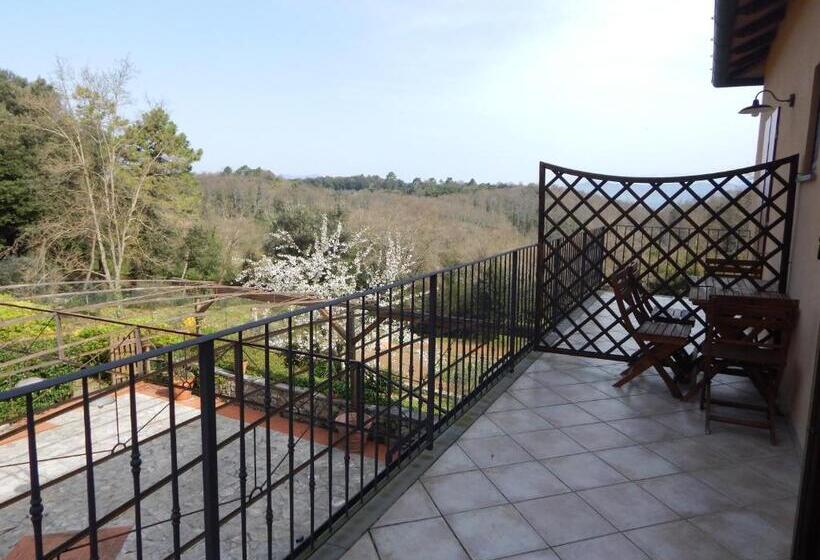 اتاق استاندارد با بالکن, I Lecci