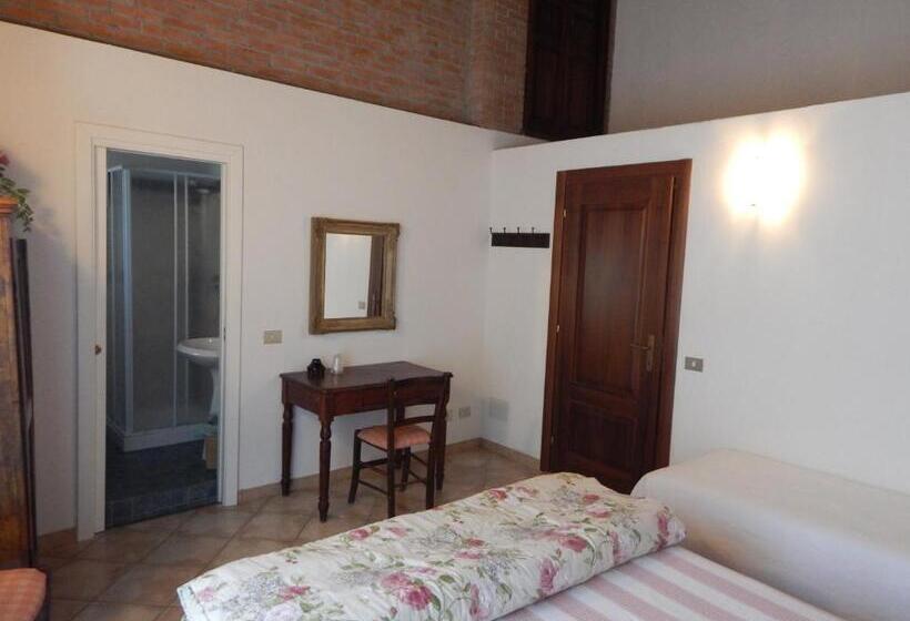 اتاق استاندارد با بالکن, I Lecci