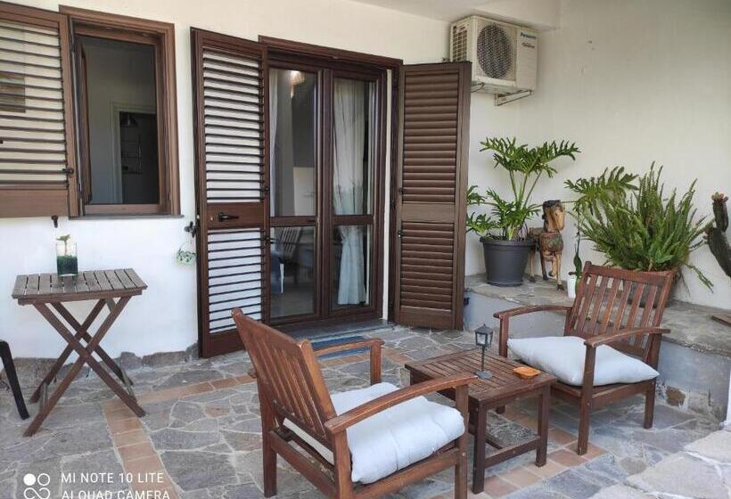 اتاق لوکس, La Casa A Mare