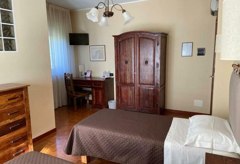 غرفة قياسية مزوَّدة بشُرفة, La Via Del Sole