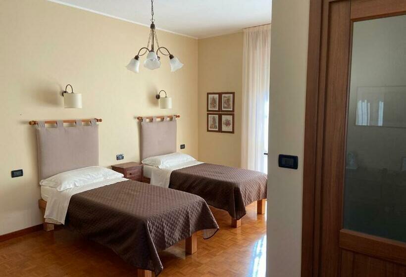 Номер Стандарт с Балконом, La Via Del Sole