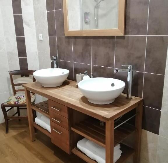 חדר סופריור לשלושה, Le Grand Chemin De La Vie