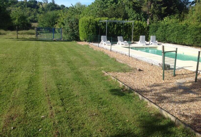 חדר סטנדרט לשלושה, Le Grand Chemin De La Vie