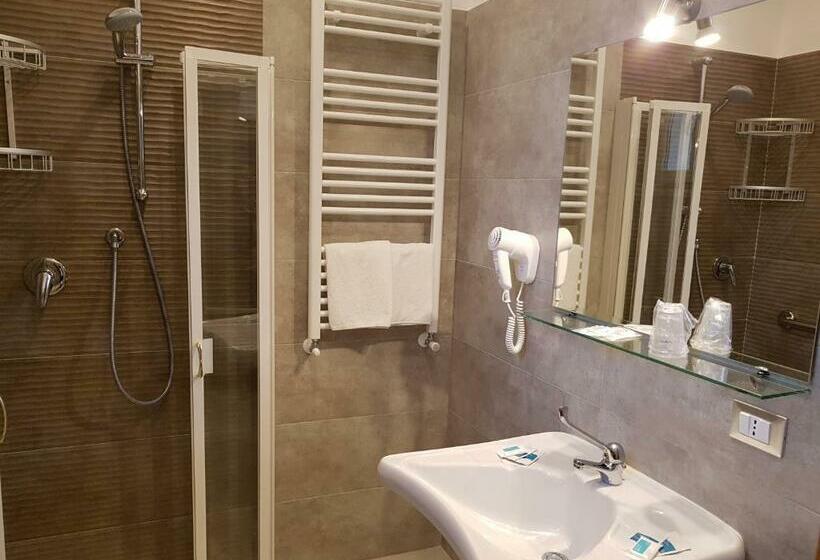 スタンダード4人部屋, La Martinica