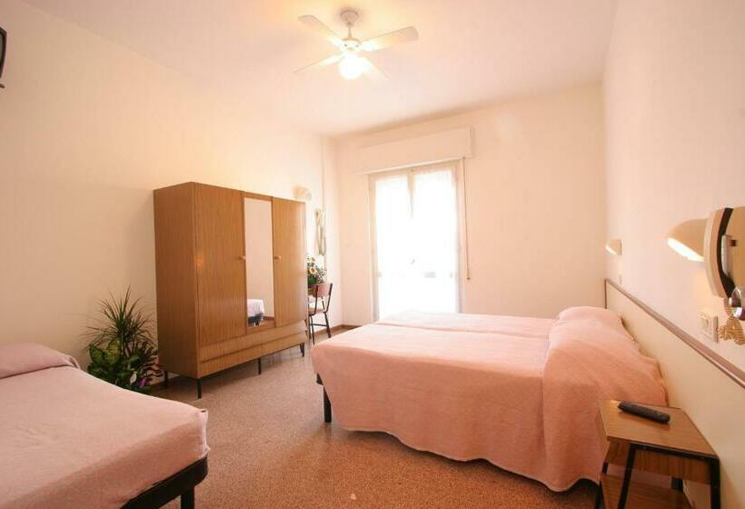 חדר סטנדרט עם מרפסת, Mon