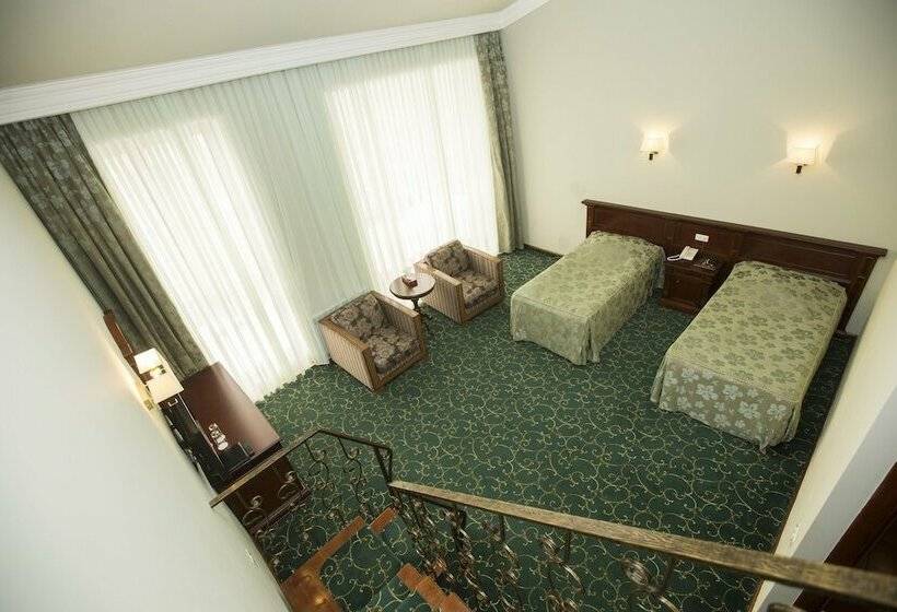 سوییت جونیور, Russia