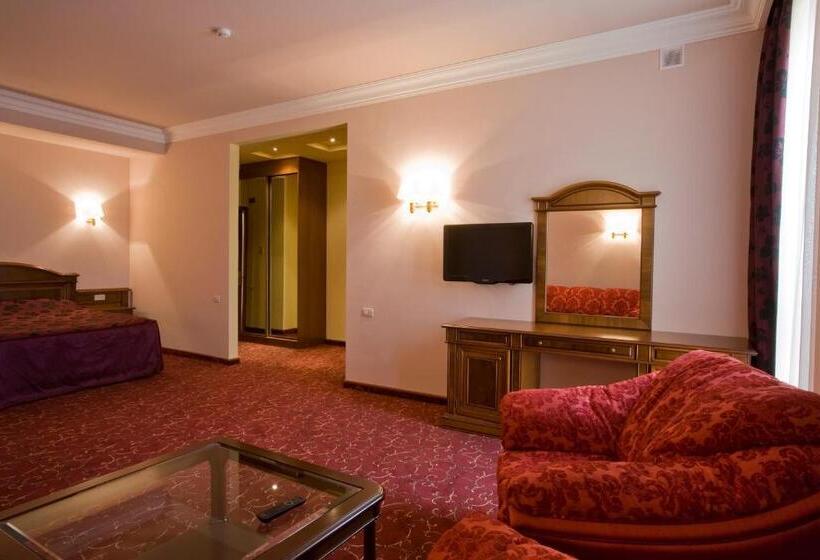 سوییت جونیور, Russia