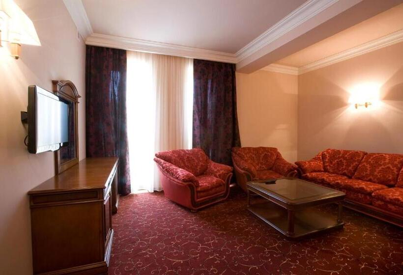 سوییت جونیور, Russia