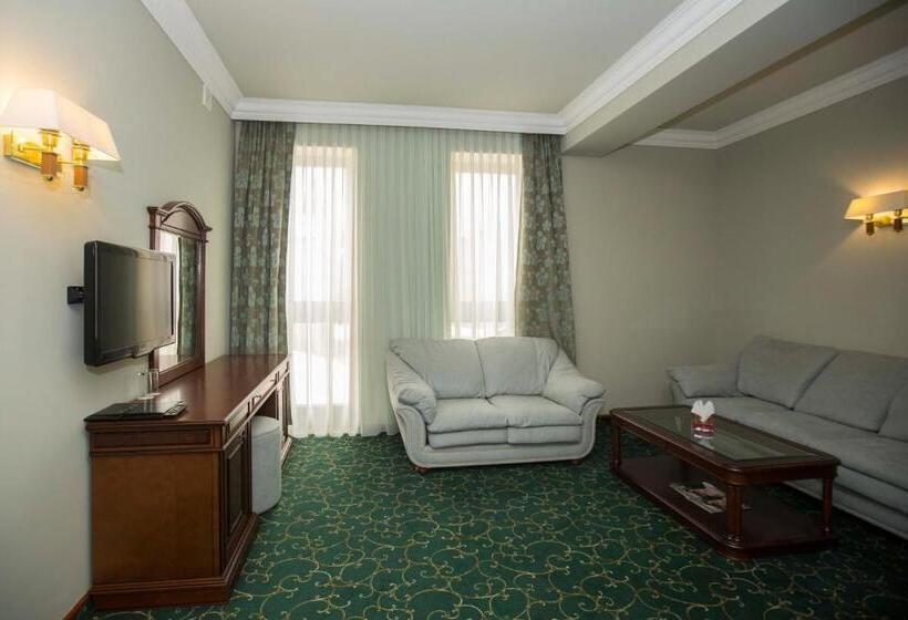 سوییت جونیور, Russia