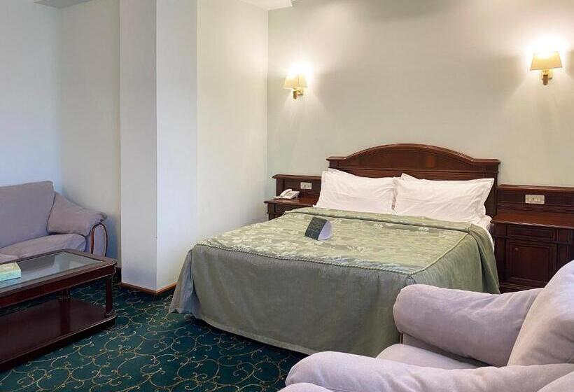 سوییت جونیور, Russia