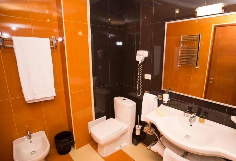 اتاق لوکس, Russia