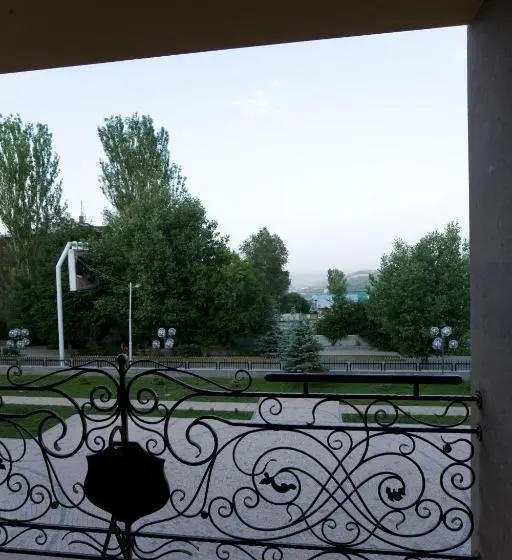 اتاق لوکس, Russia