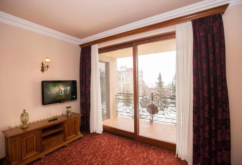 اتاق لوکس, Russia