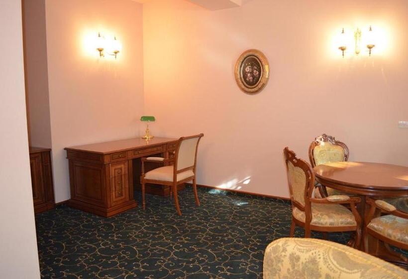 سوئیت پرزیدنت, Russia