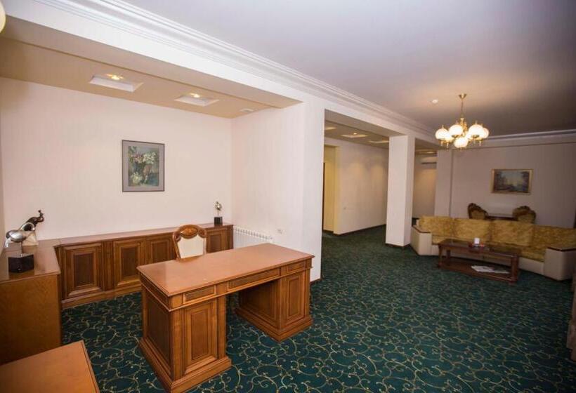 سوئیت پرزیدنت, Russia