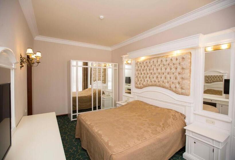 سوئیت پرزیدنت, Russia