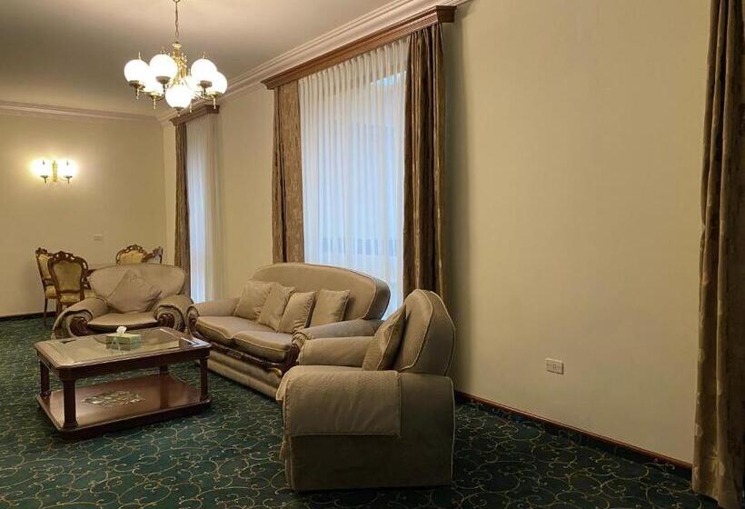سوئیت پرزیدنت, Russia