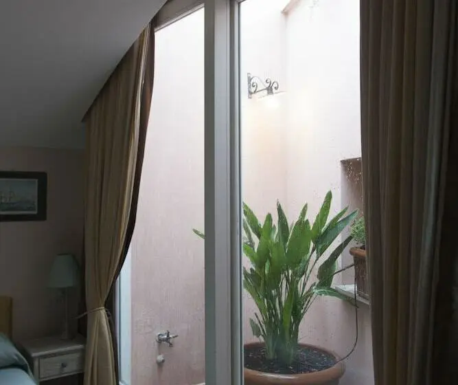 اتاق استاندارد با چشم‌انداز دریا, La Dolce Vista   B&b Di Charme