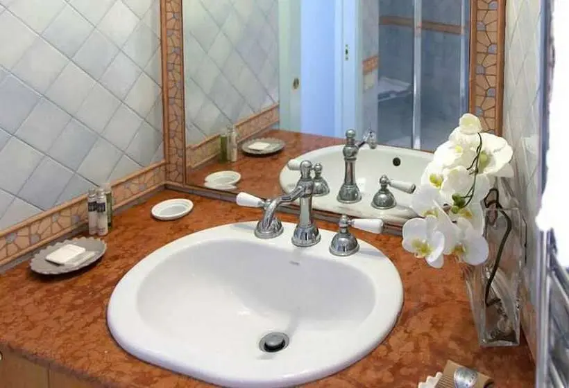 اتاق کلاسیک با چشم‌انداز دریا, La Dolce Vista   B&b Di Charme