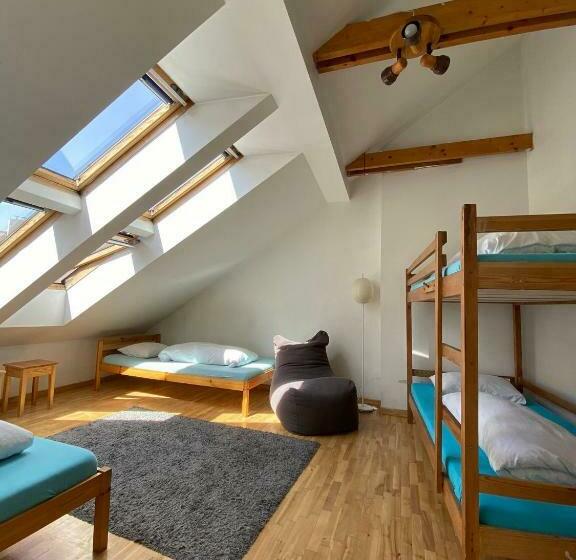 تختخواب در اتاق مشترک, Jimmy Jumps House