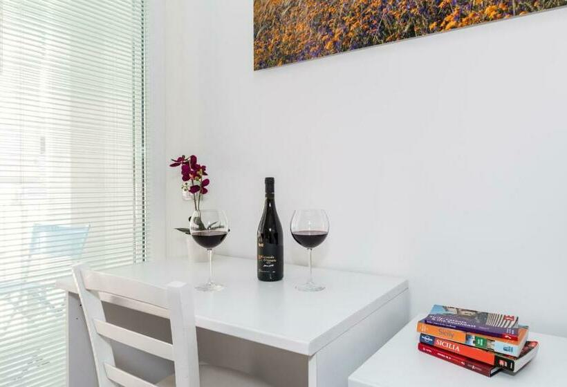 スタンダードルーム, B&b Bianco E Blu