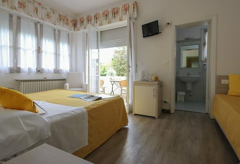 اتاق استاندارد با بالکن, B&b Ortensia
