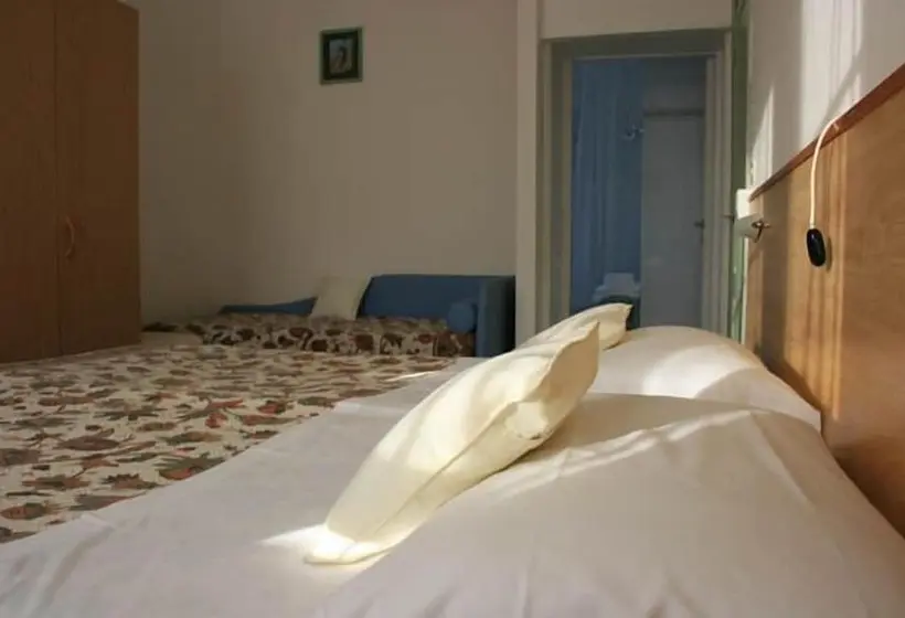 スタンダードトリプルルーム, B&b Ortensia