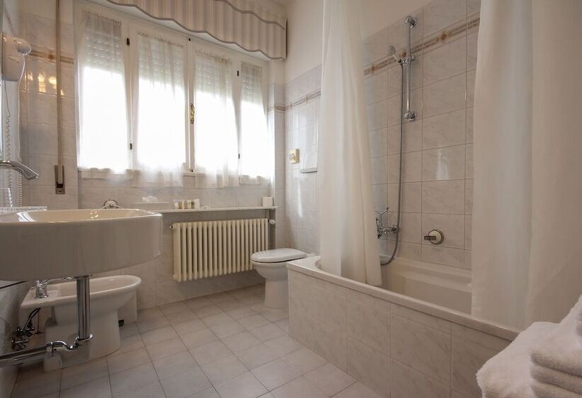 اتاق استاندارد سه نفره, B&b Ortensia