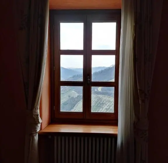 スイート, Foresteria Ristorante Conti Roero