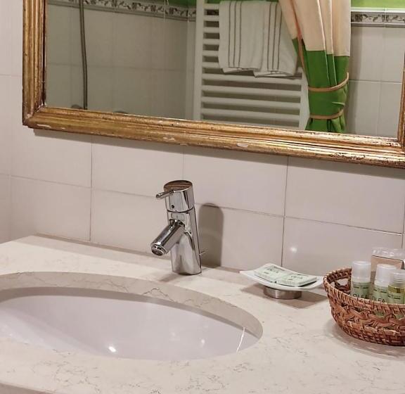 סוויטה, Foresteria Ristorante Conti Roero