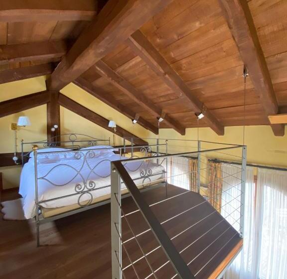 סוויטה עם מרפסת, Foresteria Ristorante Conti Roero