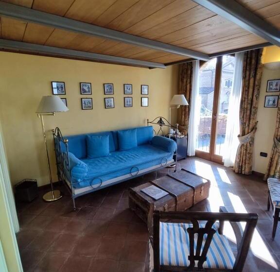 סוויטה עם מרפסת, Foresteria Ristorante Conti Roero