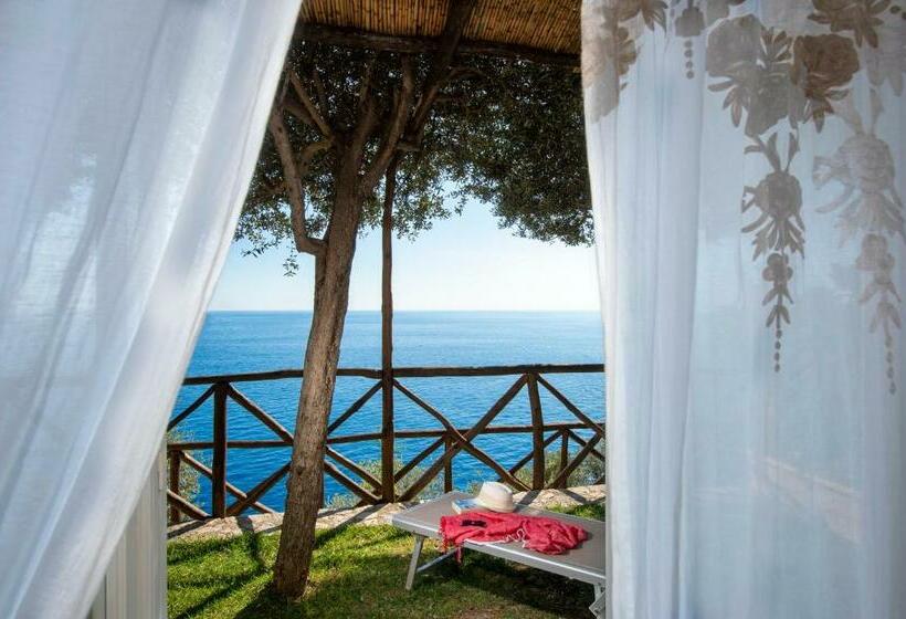 オーシャンビュースタンダードルーム, La Maurella