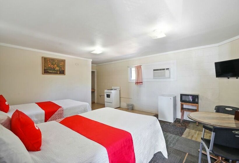 غرفه قياسيه سريرين مزدوجين, OYO Alpine TX near Big Bend National Park