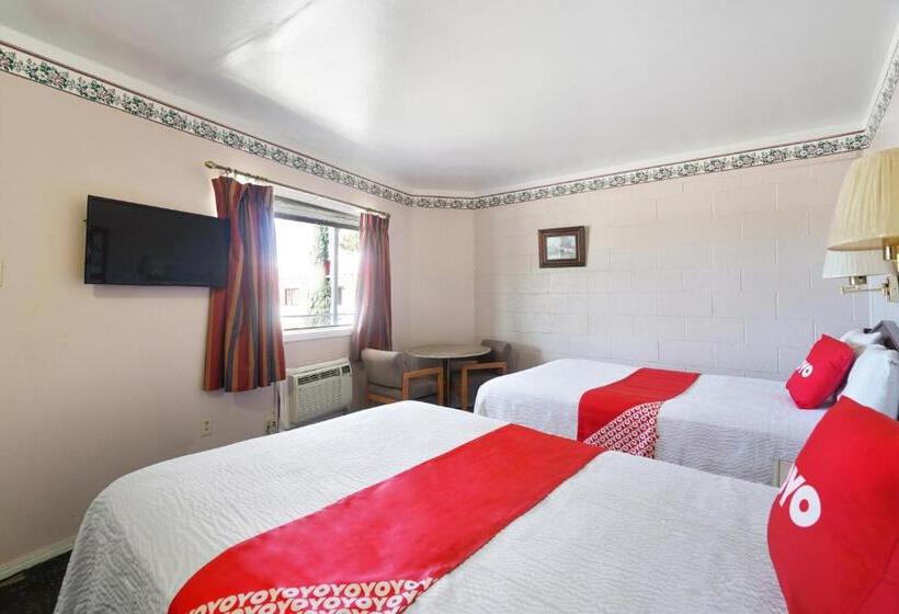 غرفه قياسيه سريرين مزدوجين, OYO Alpine TX near Big Bend National Park