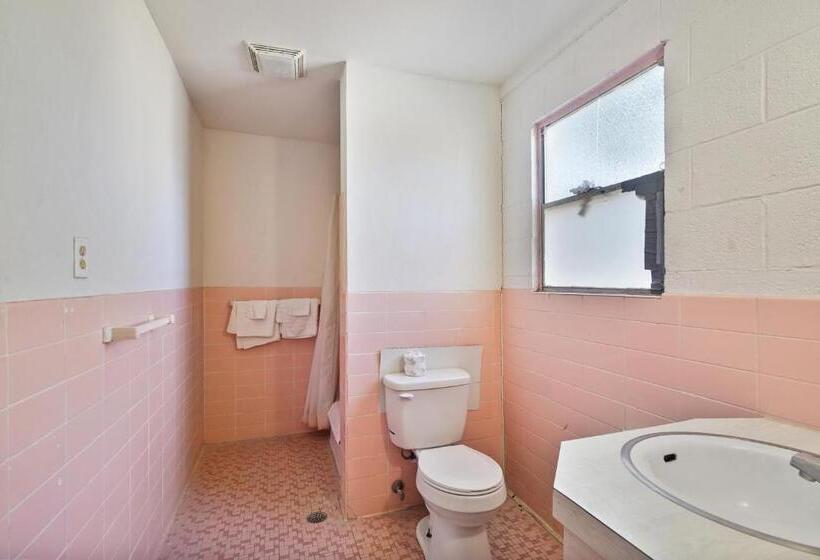 غرفة قياسية, OYO Alpine TX near Big Bend National Park