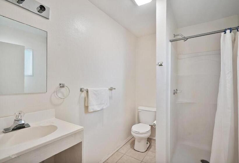 غرفة قياسية, OYO Alpine TX near Big Bend National Park