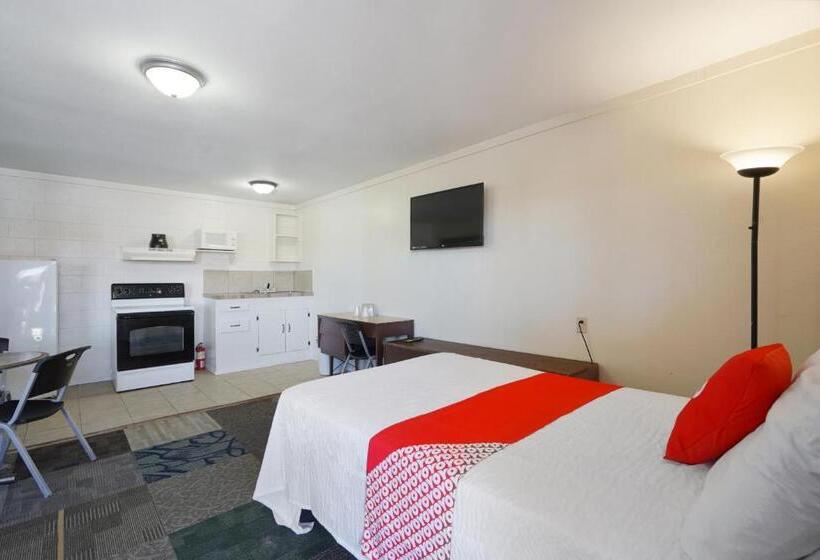 غرفة قياسية, OYO Alpine TX near Big Bend National Park