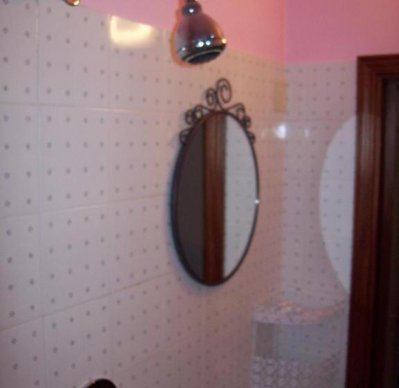 חדר סטנדרט לשלושה, Albergo Ristorante Gualtieri