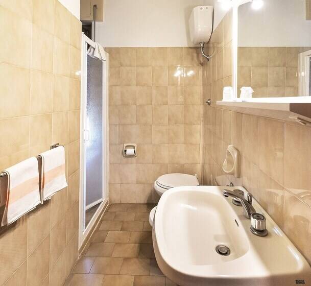 スタンダードシングルルーム, Aurelia