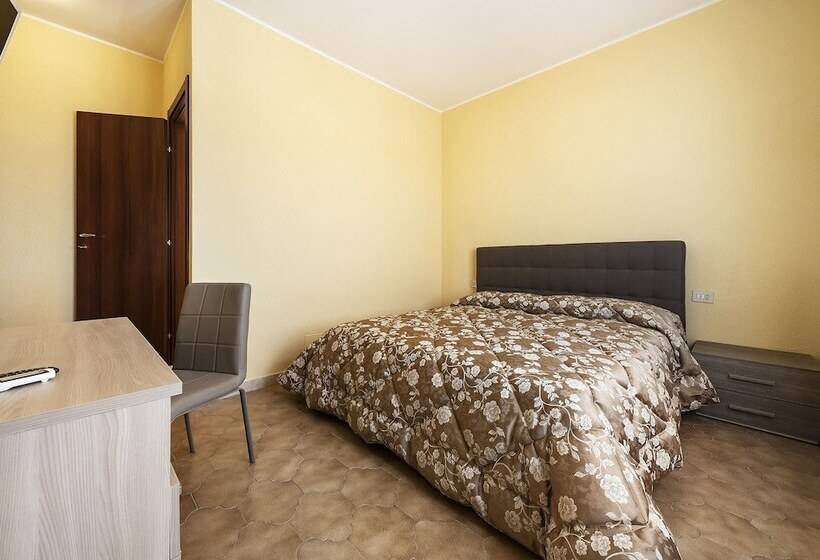 スタンダードトリプルルーム, Aurelia