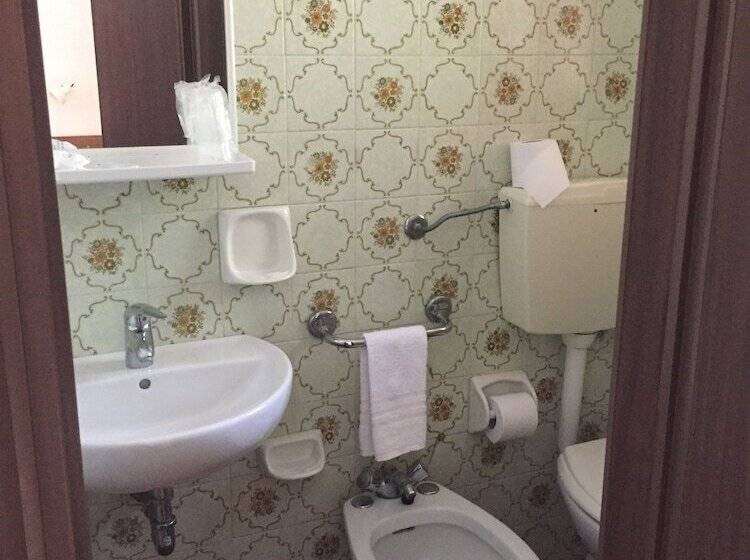 标准单人间, Belvedere